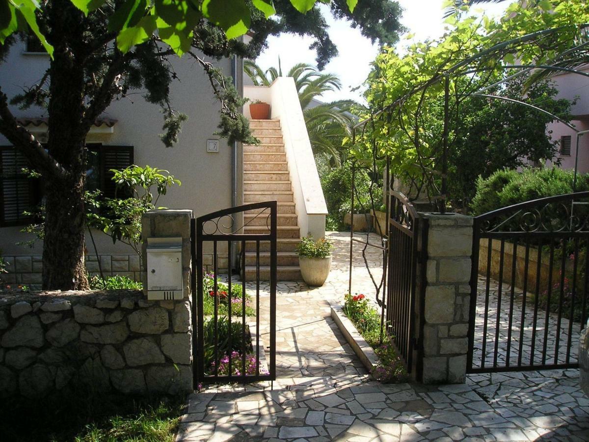 Apartments Nika Mali Lošinj Екстериор снимка